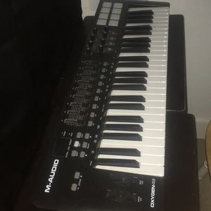 M-AUDIO MIDI CONTROLLER OXYGEN 49 model